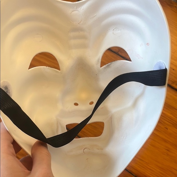 White Comedy Mask - Picture 3 of 3